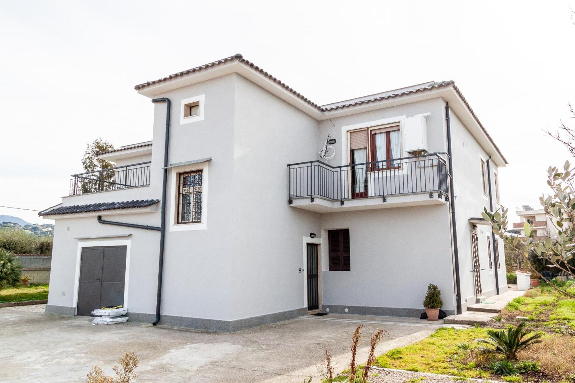 A Casa Di Marco Guesthouse - Apt Di Ciampino E Stazione Per Roma Marino Kültér fotó